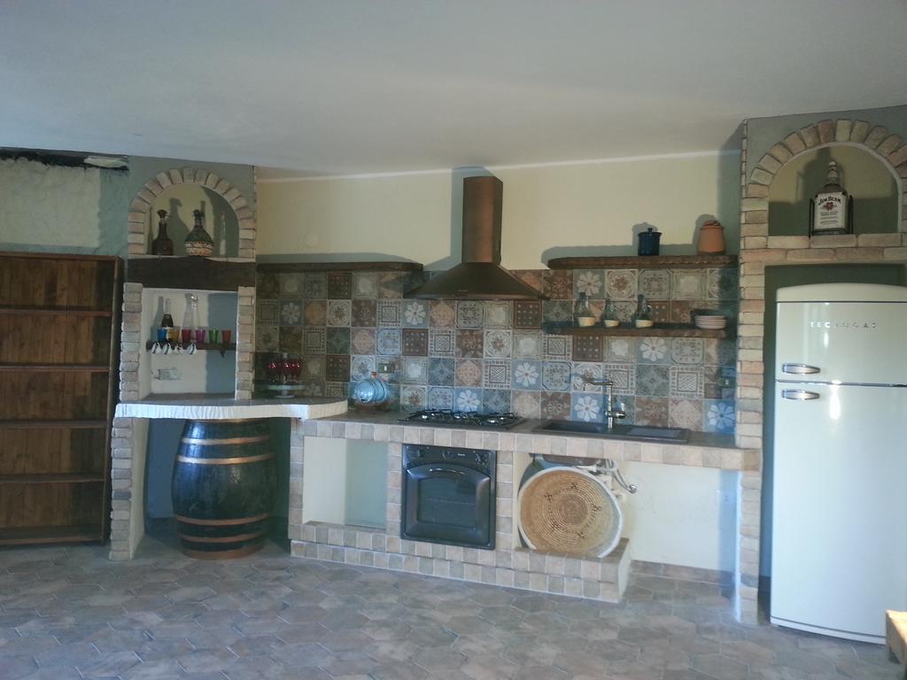B&B Antica Botte Сассари Экстерьер фото